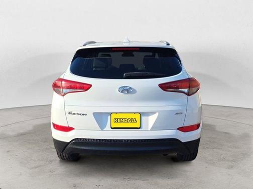 Dazzling White 2018 Hyundai TUCSON SEL