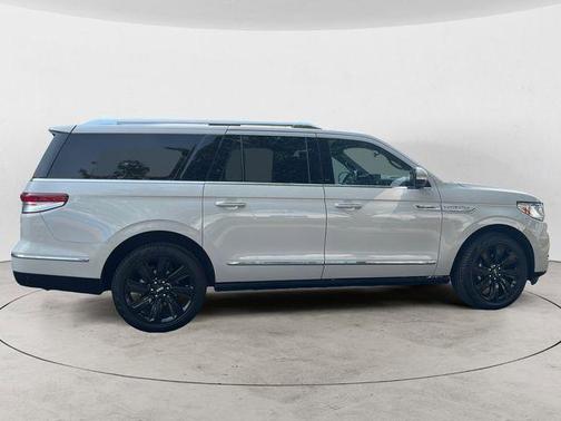 2024 Lincoln Navigator L Reserve