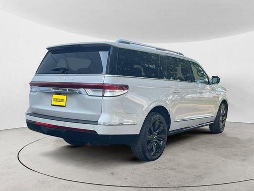 2024 Lincoln Navigator L Reserve