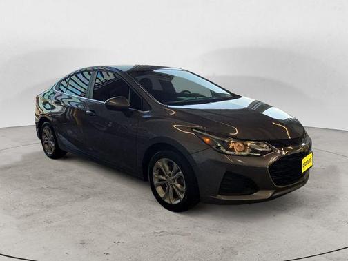 Steel Gray Metallic 2019 Chevrolet Cruze LT
