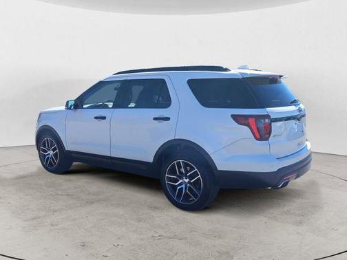 White Platinum Clearcoat Metallic 2017 Ford Explorer sport
