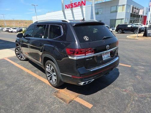 Deep Black Pearl Effect 2021 Volkswagen Atlas 3.6 V6 SEL Premium R-Line