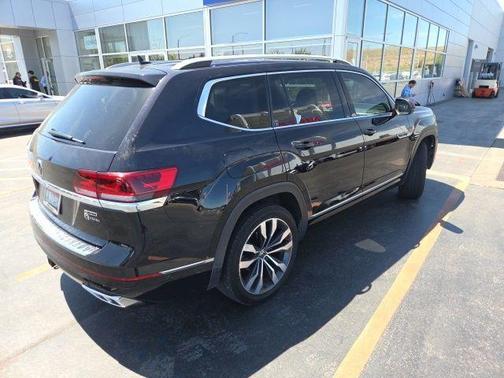Deep Black Pearl Effect 2021 Volkswagen Atlas 3.6 V6 SEL Premium R-Line