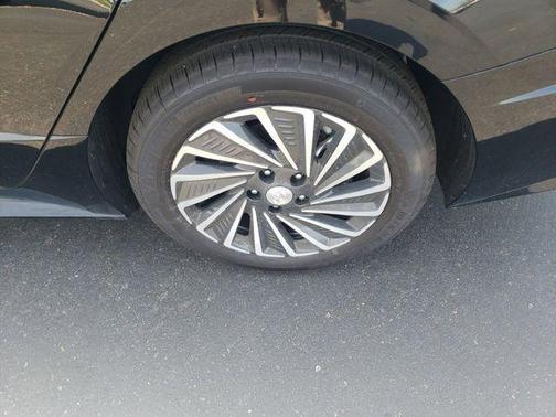2023 Hyundai SONATA Hybrid Limited