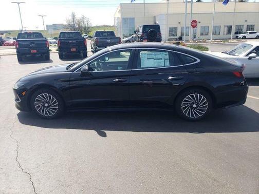 2023 Hyundai SONATA Hybrid Limited