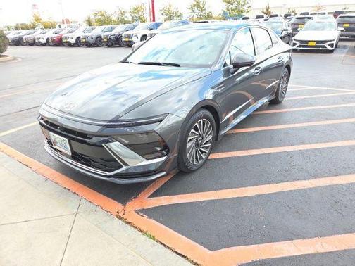 2025 Hyundai SONATA Hybrid Limited