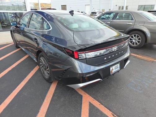 2025 Hyundai SONATA Hybrid Limited