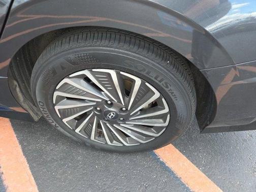 2025 Hyundai SONATA Hybrid Limited