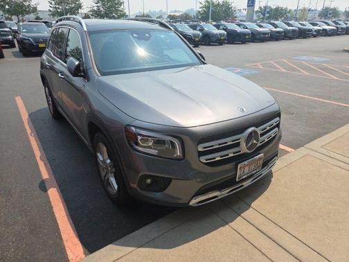 Mountain Gray Metallic 2021 Mercedes-Benz GLB 250 Base 4MATIC