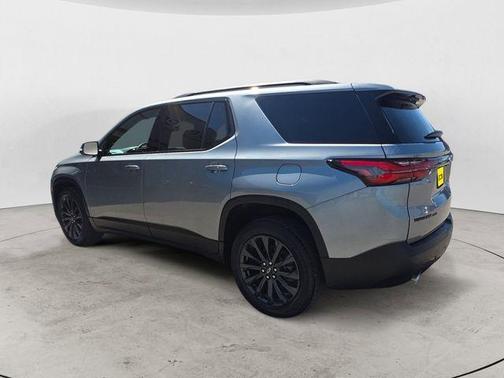 Sterling Gray Metallic 2023 Chevrolet Traverse RS