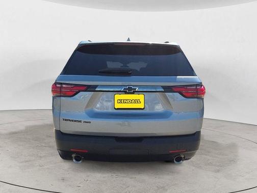 Sterling Gray Metallic 2023 Chevrolet Traverse RS