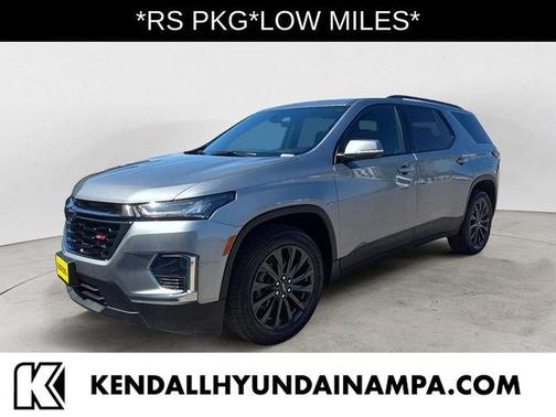 Sterling Gray Metallic 2023 Chevrolet Traverse RS