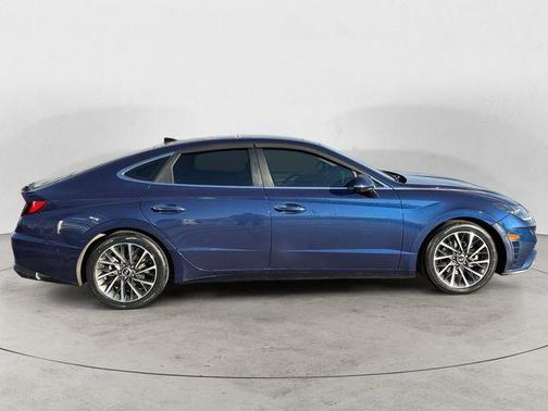 2022 Hyundai SONATA Limited