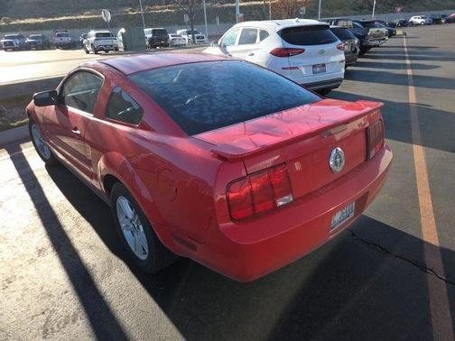 2007 Ford Mustang Deluxe