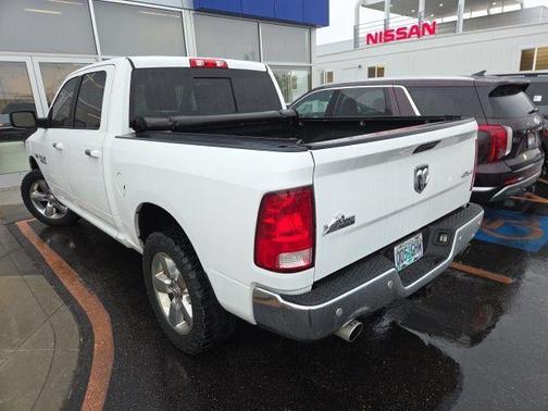 Bright White Clearcoat 2017 RAM 1500 Big Horn