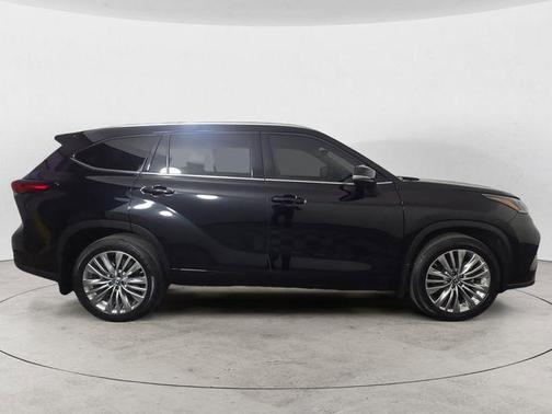 Midnight Black 2023 Toyota Highlander Platinum