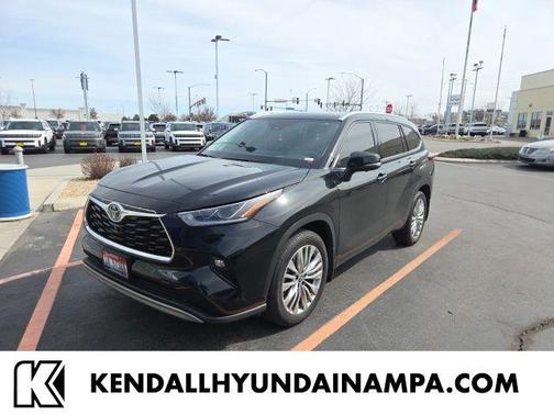 2023 Toyota Highlander Platinum