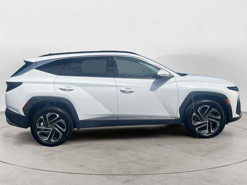 White Pearl 2025 Hyundai TUCSON Limited