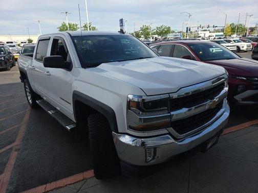 Summit White 2017 Chevrolet Silverado 1500 LT