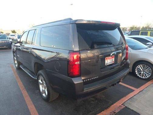 Tungsten Metallic 2017 Chevrolet Suburban LT