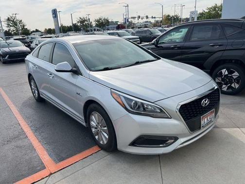 2016 Hyundai SONATA Hybrid SE