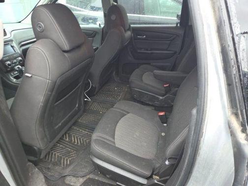 Silver Ice Metallic 2015 Chevrolet Traverse 2LT