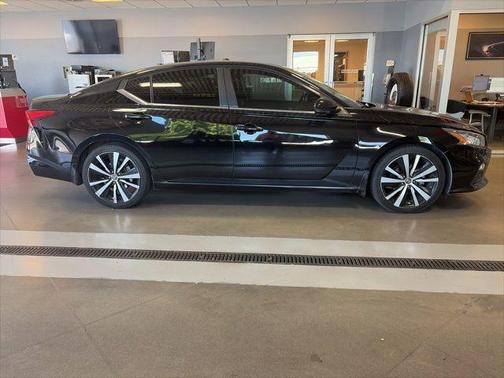 Black 2021 Nissan Altima 2.0 SR