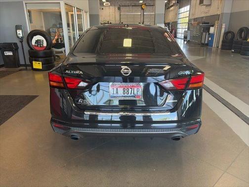 Black 2021 Nissan Altima 2.0 SR