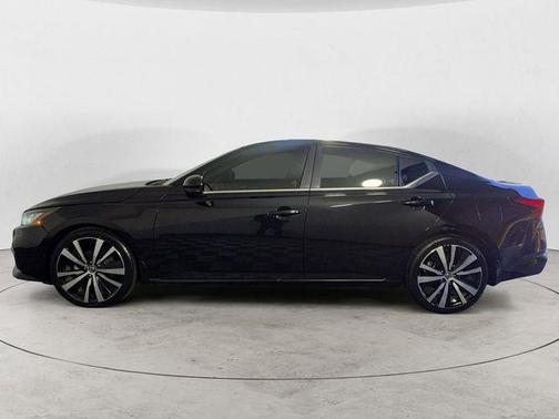 Black 2021 Nissan Altima 2.0 SR