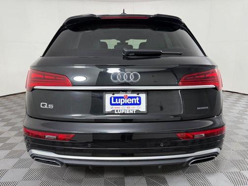 2023 Audi Q5 45 S line Premium