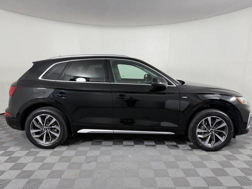2023 Audi Q5 45 S line Premium