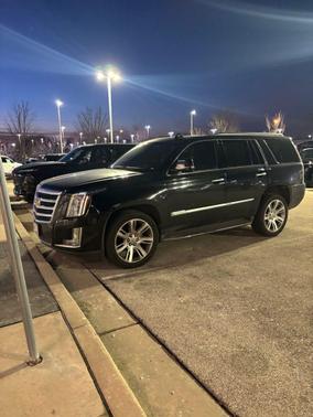 2018 Cadillac Escalade Luxury
