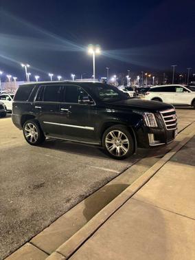 2018 Cadillac Escalade Luxury