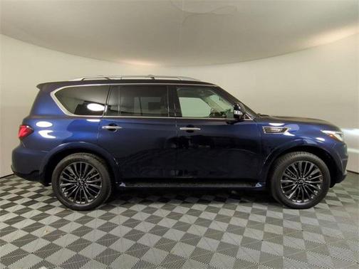 2024 INFINITI QX80 Premium Select