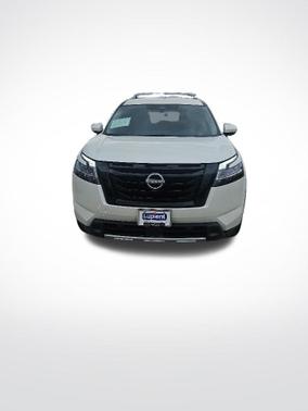 Pearl White Tricoat 2024 Nissan Pathfinder SL