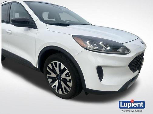 Oxford White 2020 Ford Escape SE