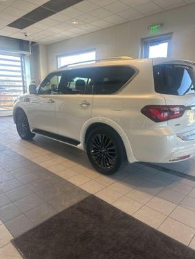 2023 INFINITI QX80 Premium Select