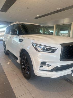 2023 INFINITI QX80 Premium Select
