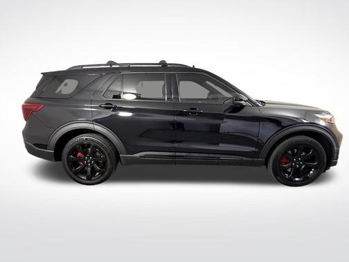 Black 2022 Ford Explorer ST
