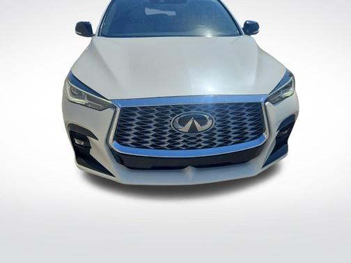 Majestic White 2023 INFINITI QX55 LUXE