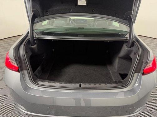 2023 BMW 330 i xDrive