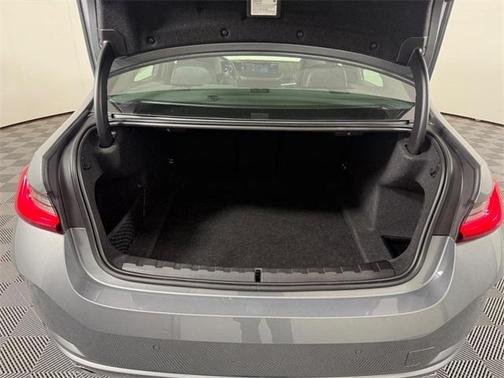 2023 BMW 330 i xDrive