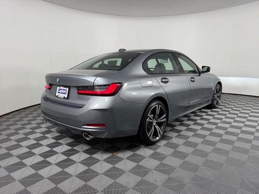 2023 BMW 330 i xDrive