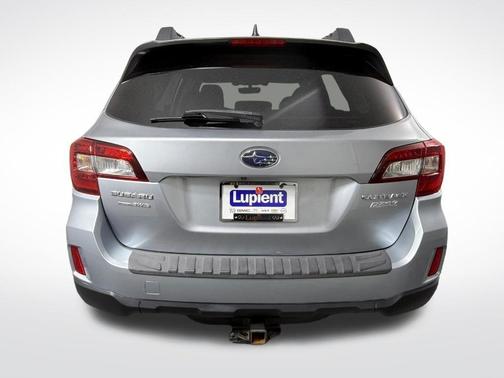 Ice Silver Metallic 2017 Subaru Outback 2.5i Premium