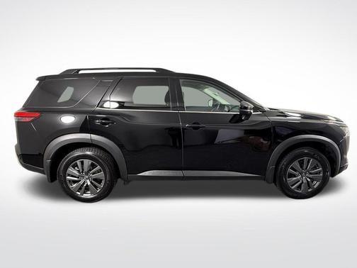 Black 2024 Nissan Pathfinder SV