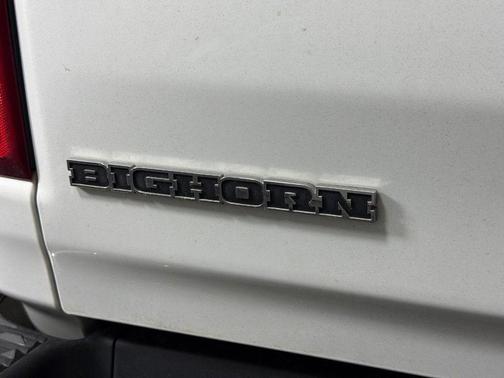 Bright White Clearcoat 2019 RAM 1500 Big Horn