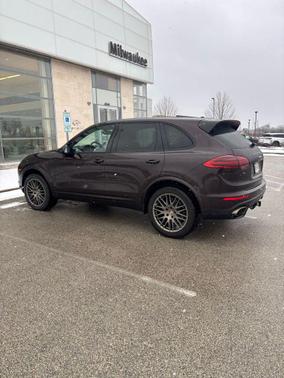 2018 Porsche Cayenne Platinum Edition