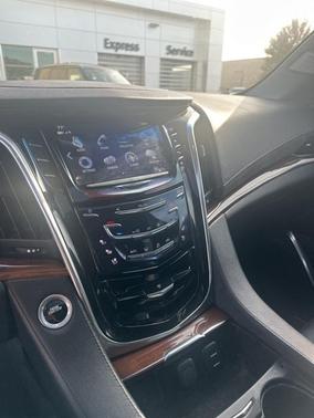 2018 Cadillac Escalade ESV Luxury