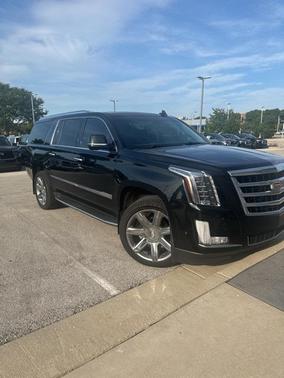 2018 Cadillac Escalade ESV Luxury
