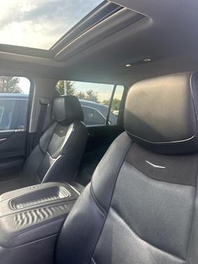 2018 Cadillac Escalade ESV Luxury